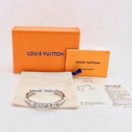 Picture of LV Bracelet _SKULVbracelet06cly5610844